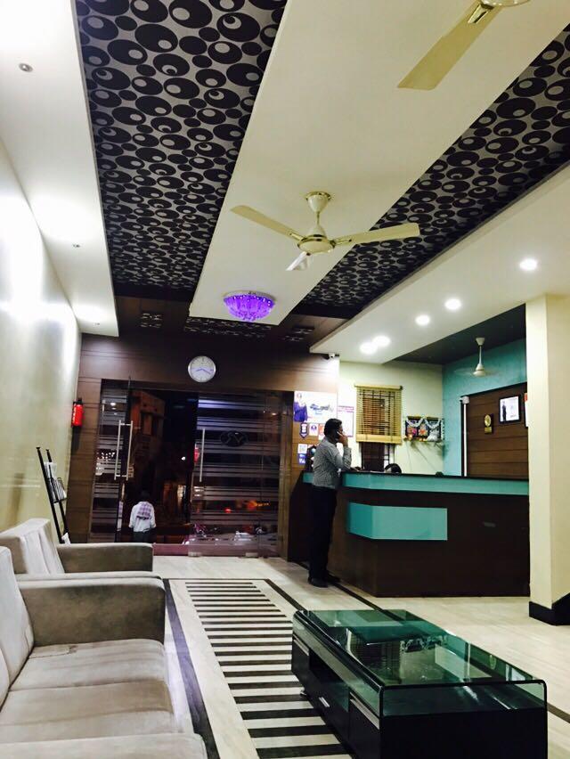 Iroomz Vaishali Residency Ballari Bagian luar foto