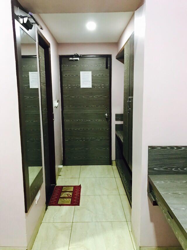 Iroomz Vaishali Residency Ballari Bagian luar foto